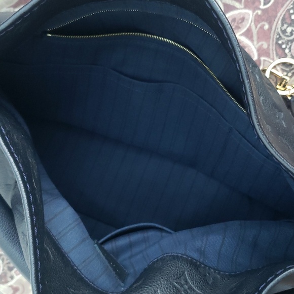 π EMPREINTE π artsy navy blue leather Louis Vuitton - Picture 5 of 12